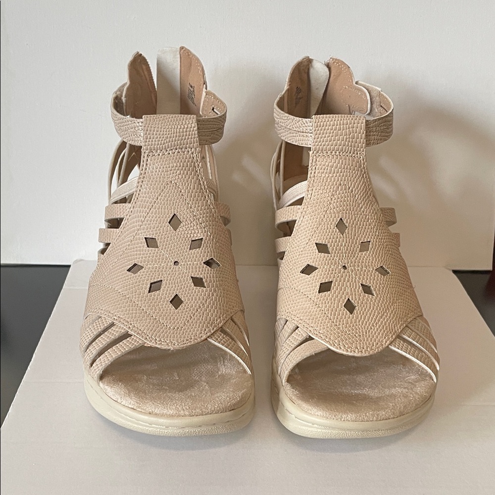 JBU Beige Women's Sandals